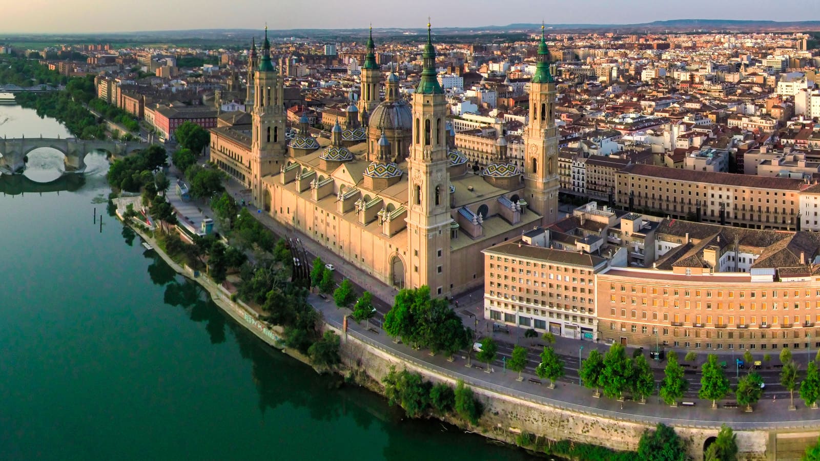 Car hire at Zaragoza Delicias Train Station